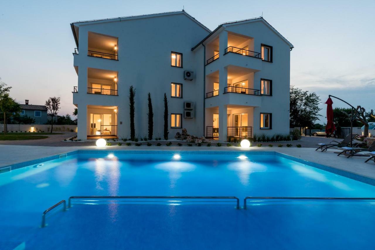Villa Anja 1st floor Peroj Exteriör bild